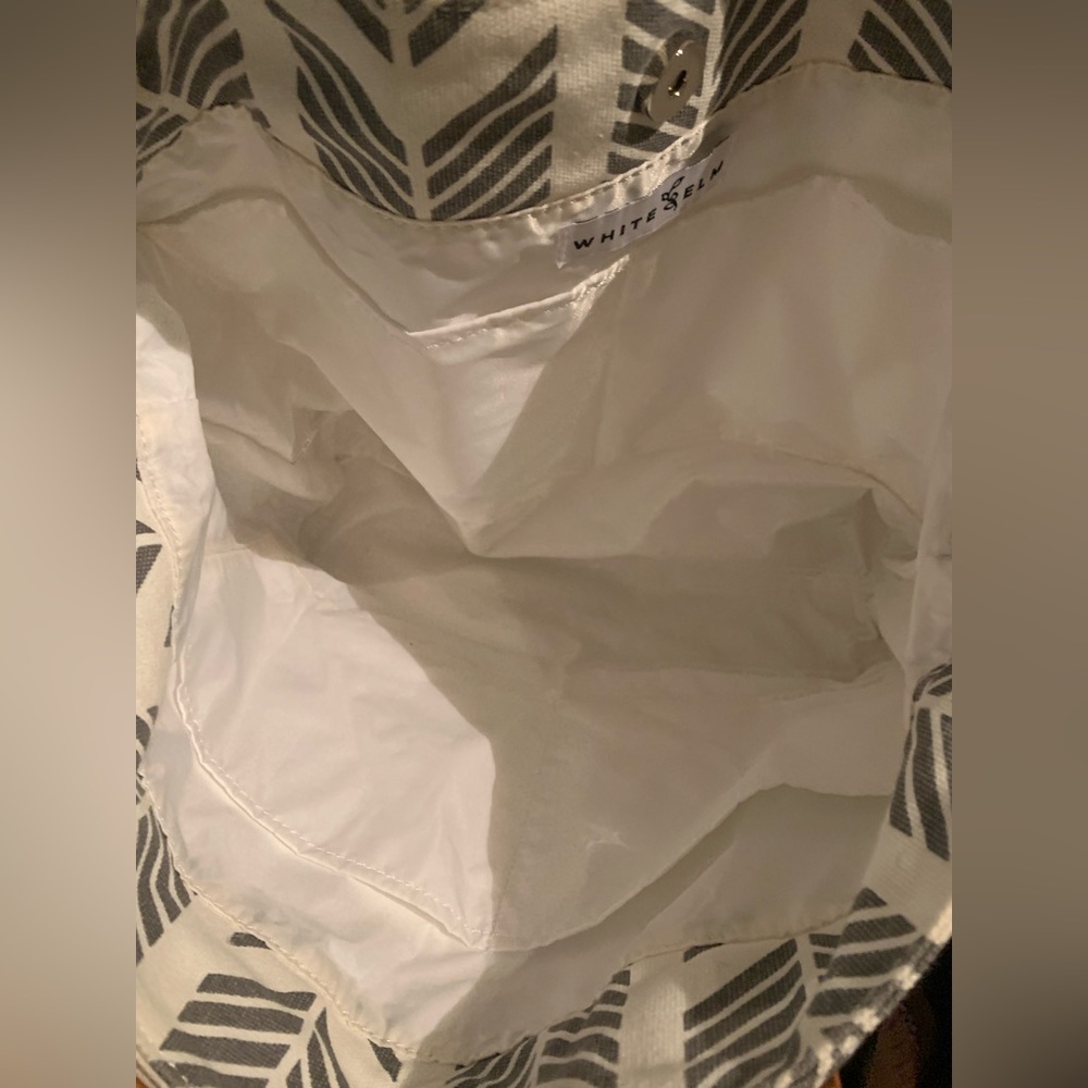 White & Gray Tote - Picture 2 of 3
